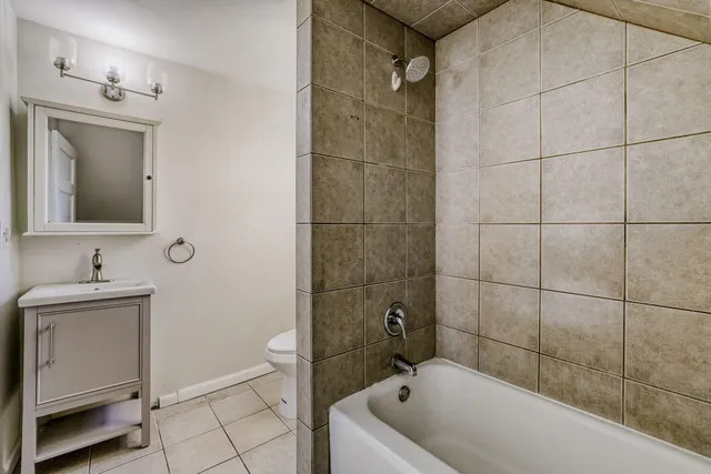 $2,399 | 2939 Russell Avenue North, Minneapolis, MN 55411