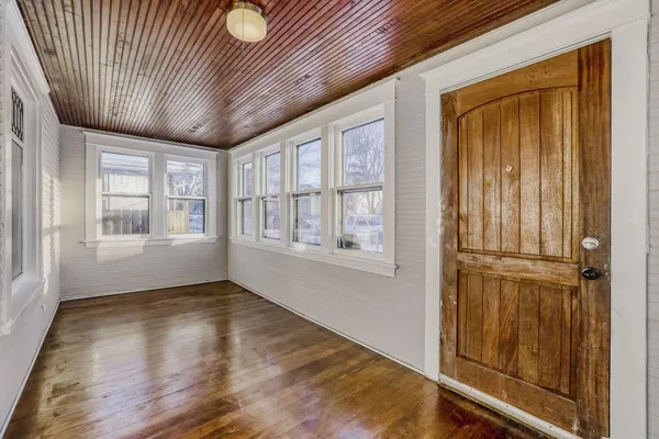 $2,250 | 2939 Russell Avenue North, Minneapolis, MN 55411