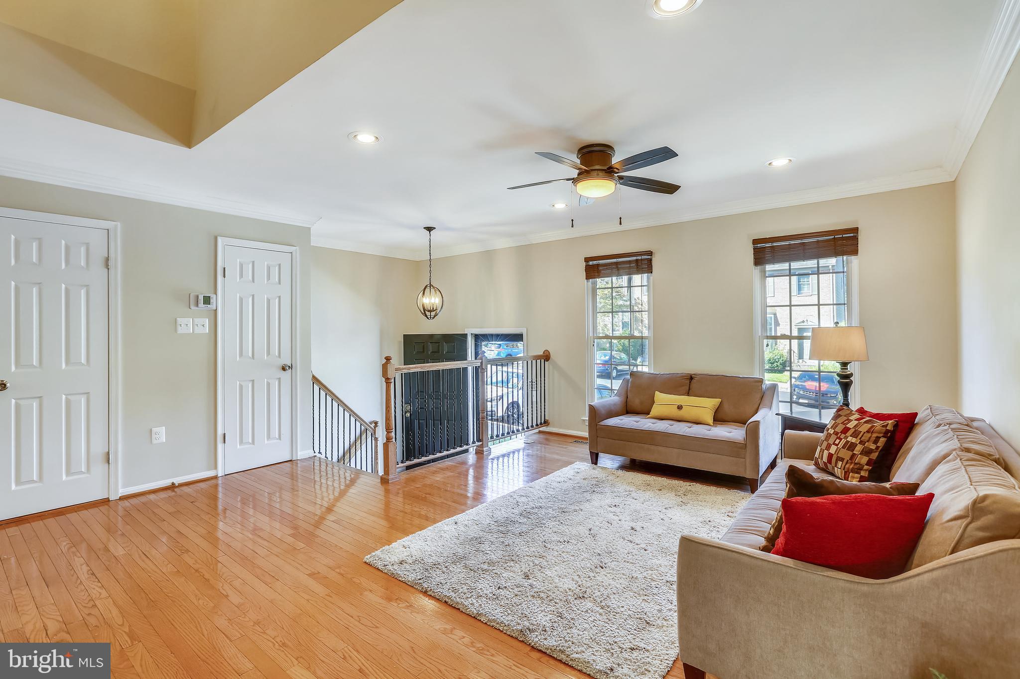 1907 Brightleaf Court Silver Spring, MD 20902 - Photo 4 of 28 NATURAL LIGHT