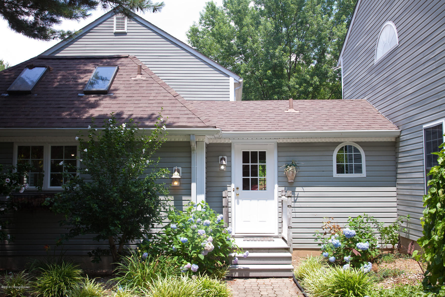 10808 Sun Ridge Road Goshen, KY 40026 - Photo 14 of 15 Side entryway