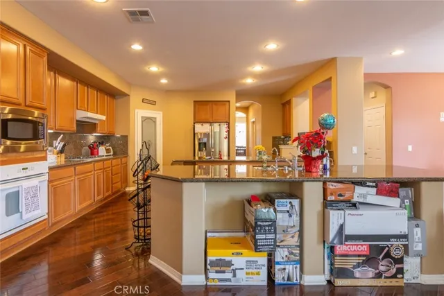 $5,000 | 23806 Mission Puebla, Valencia, CA 91354