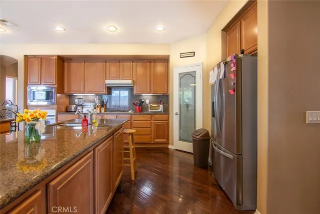 $5,000 | 23806 Mission Puebla, Valencia, CA 91354