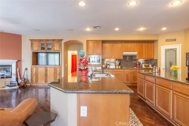 $5,000 | 23806 Mission Puebla, Valencia, CA 91354