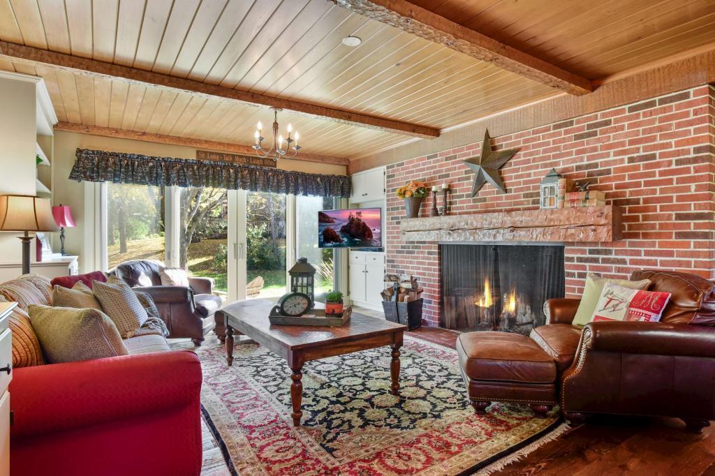 18425 Maple Ridge Road Deephaven, MN 55391 - Photo 11 of 41