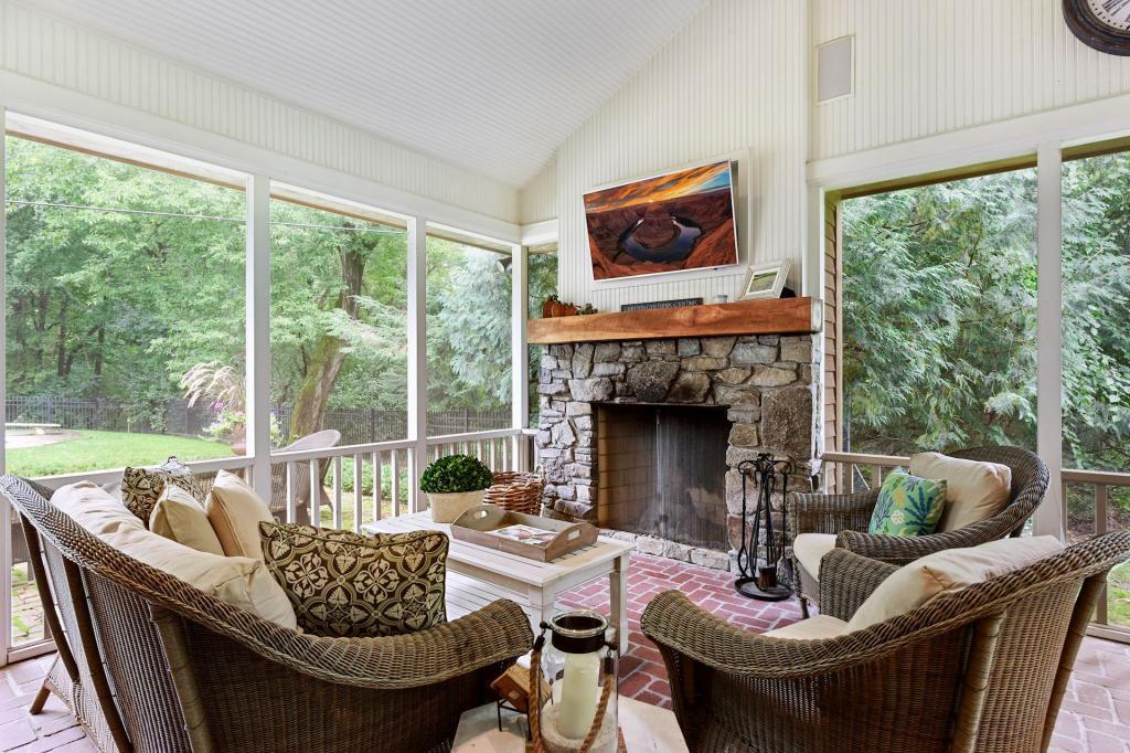 18425 Maple Ridge Road Deephaven, MN 55391 - Photo 16 of 41