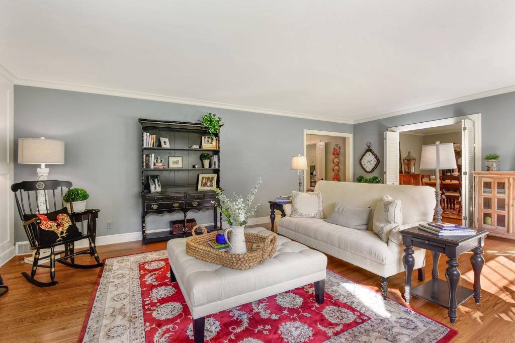 18425 Maple Ridge Road Deephaven, MN 55391 - Photo 4 of 41