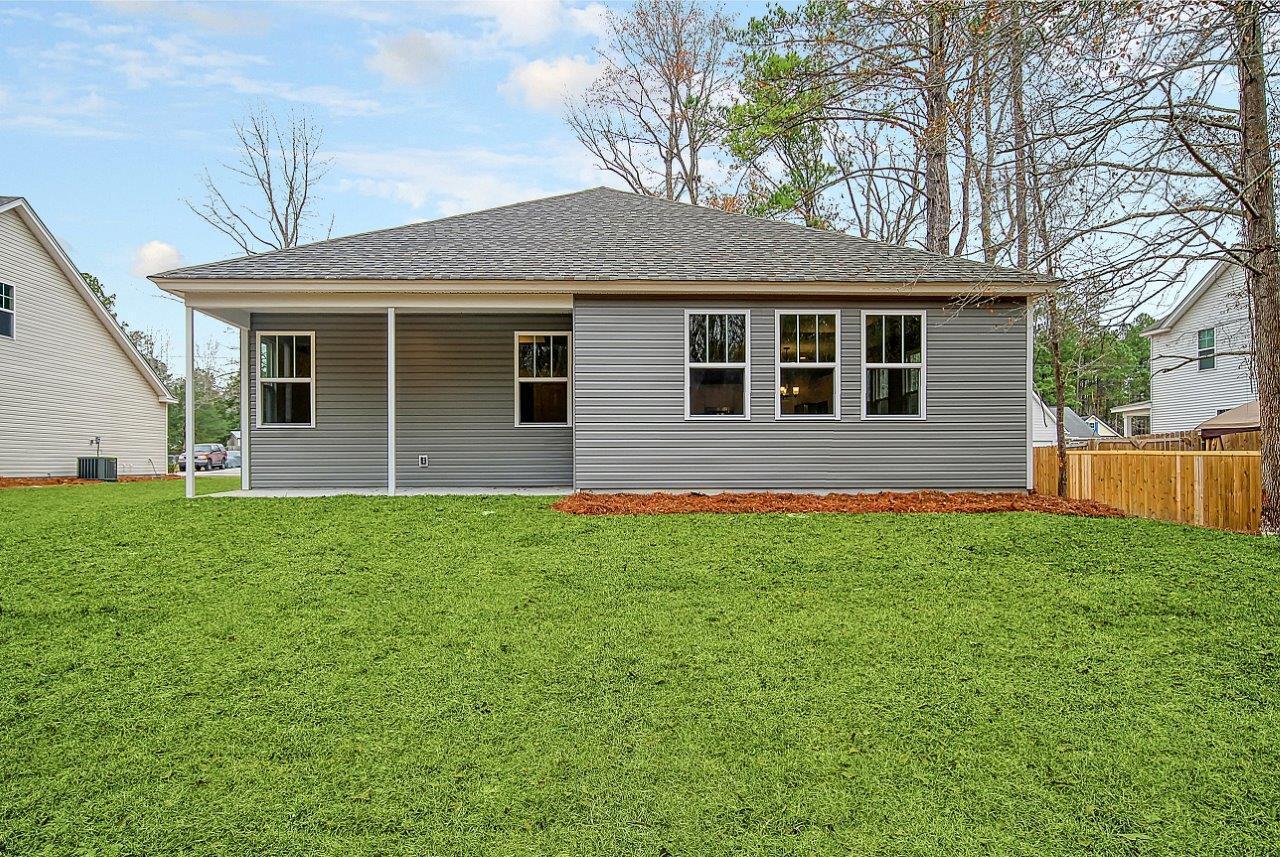 137 Cinnamon Road Summerville, SC 29483 - Photo 3 of 8 ALX_137_EXT_08