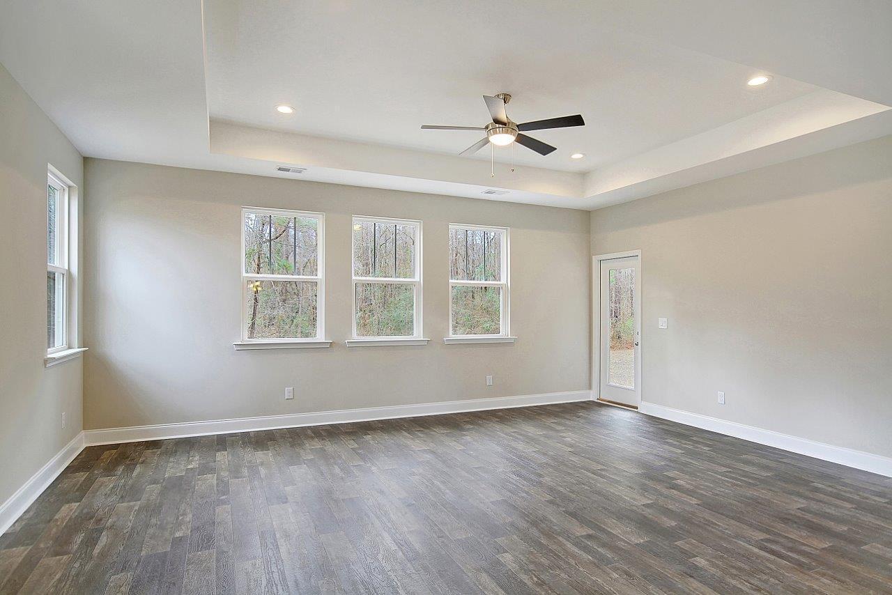 137 Cinnamon Road Summerville, SC 29483 - Photo 6 of 8 ALX_137_LVG_01
