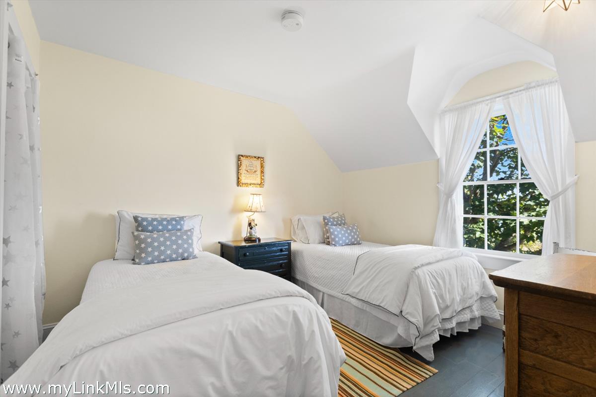 33 Shell Street Nantucket, MA 02554 - Photo 31 of 60