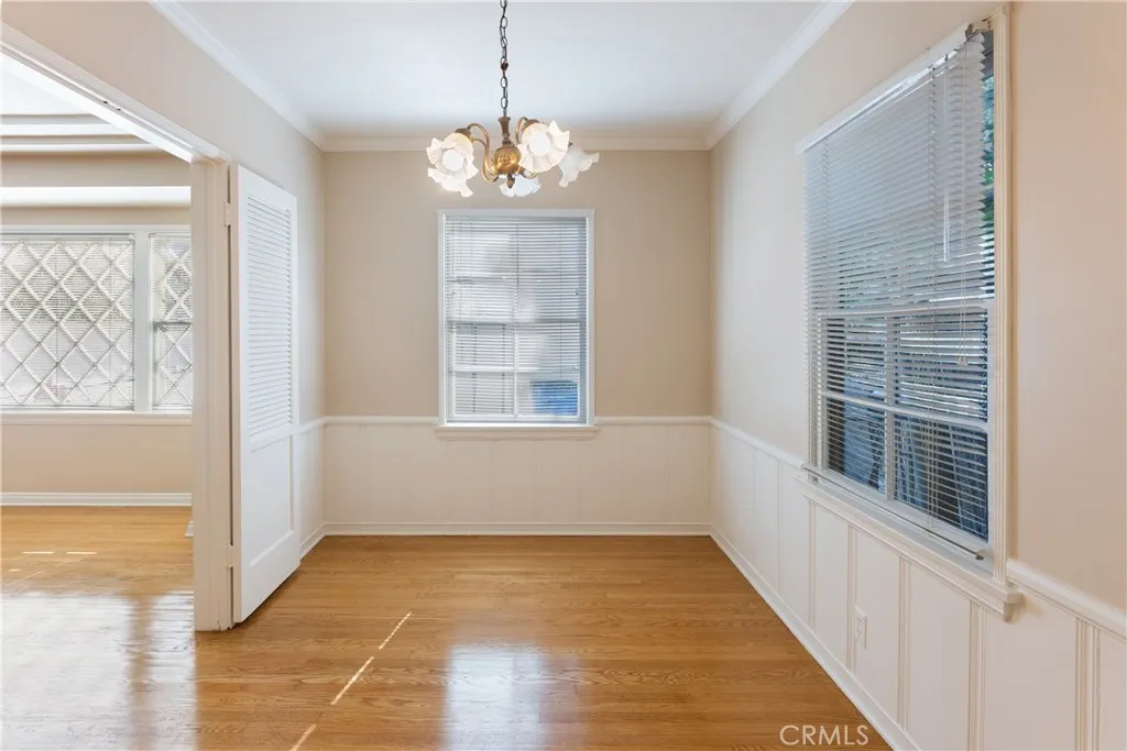 15207 Greenleaf Street Sherman Oaks, CA 91403 - Photo 12 of 32 a view of a room with windows