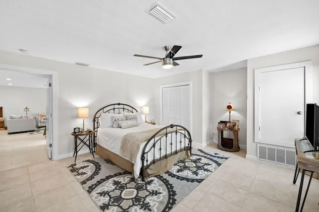 a view of a workspace with furniture