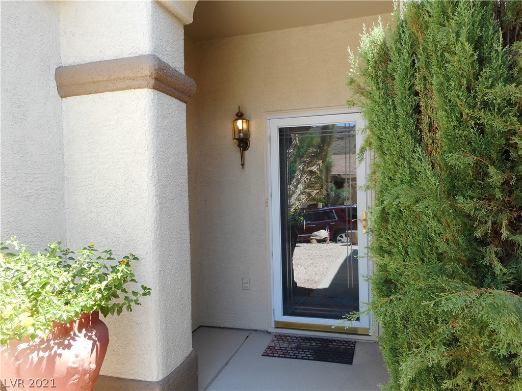 2066 King Mesa Drive Henderson, NV 89012 - Photo 3 of 36