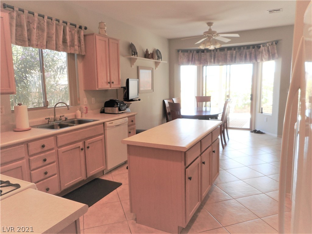 2066 King Mesa Drive Henderson, NV 89012 - Photo 9 of 36