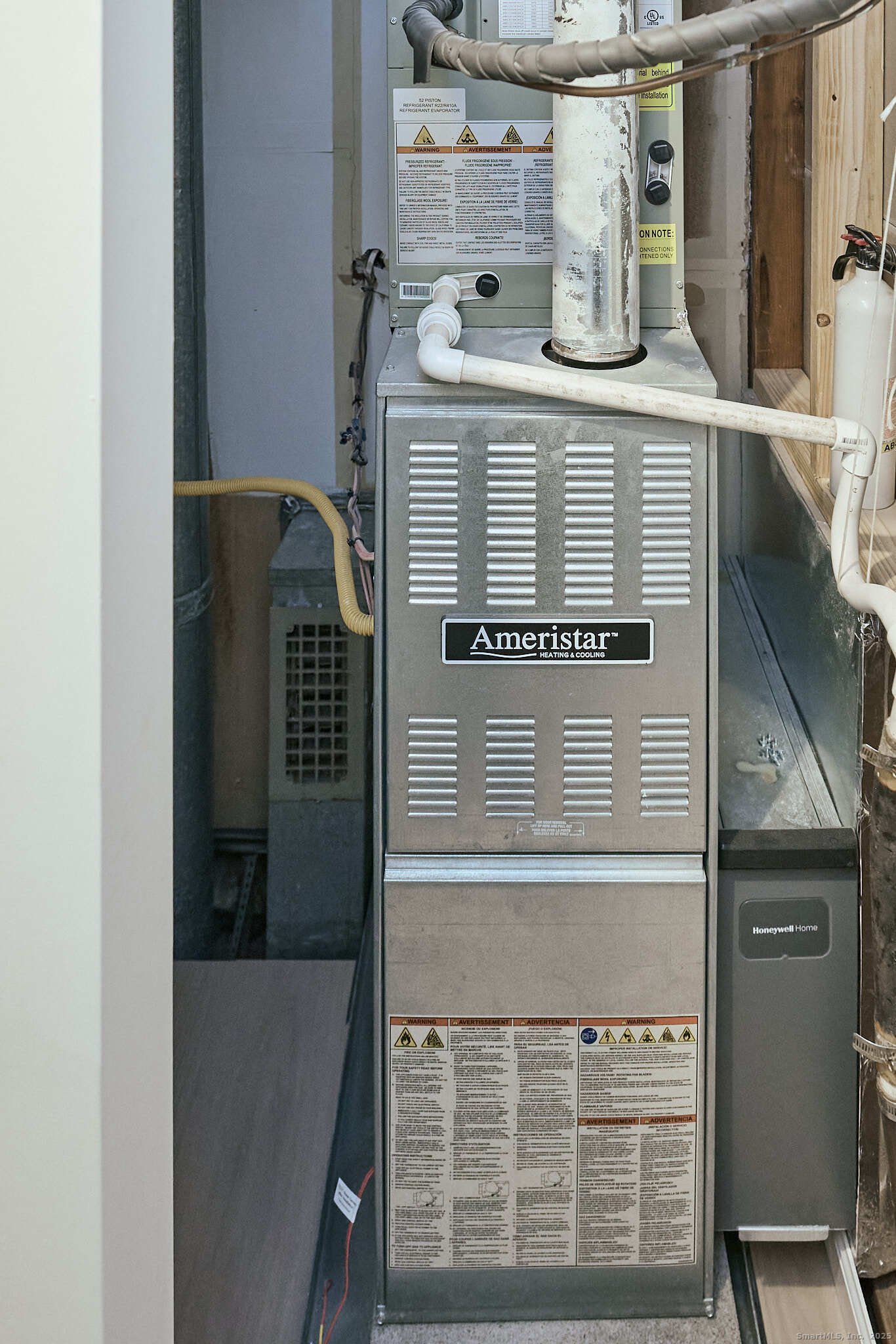 7 Elderberry Lane, Unit 7 Ridgefield, CT 06877 - Photo 18 of 26 a picture of a door of the house