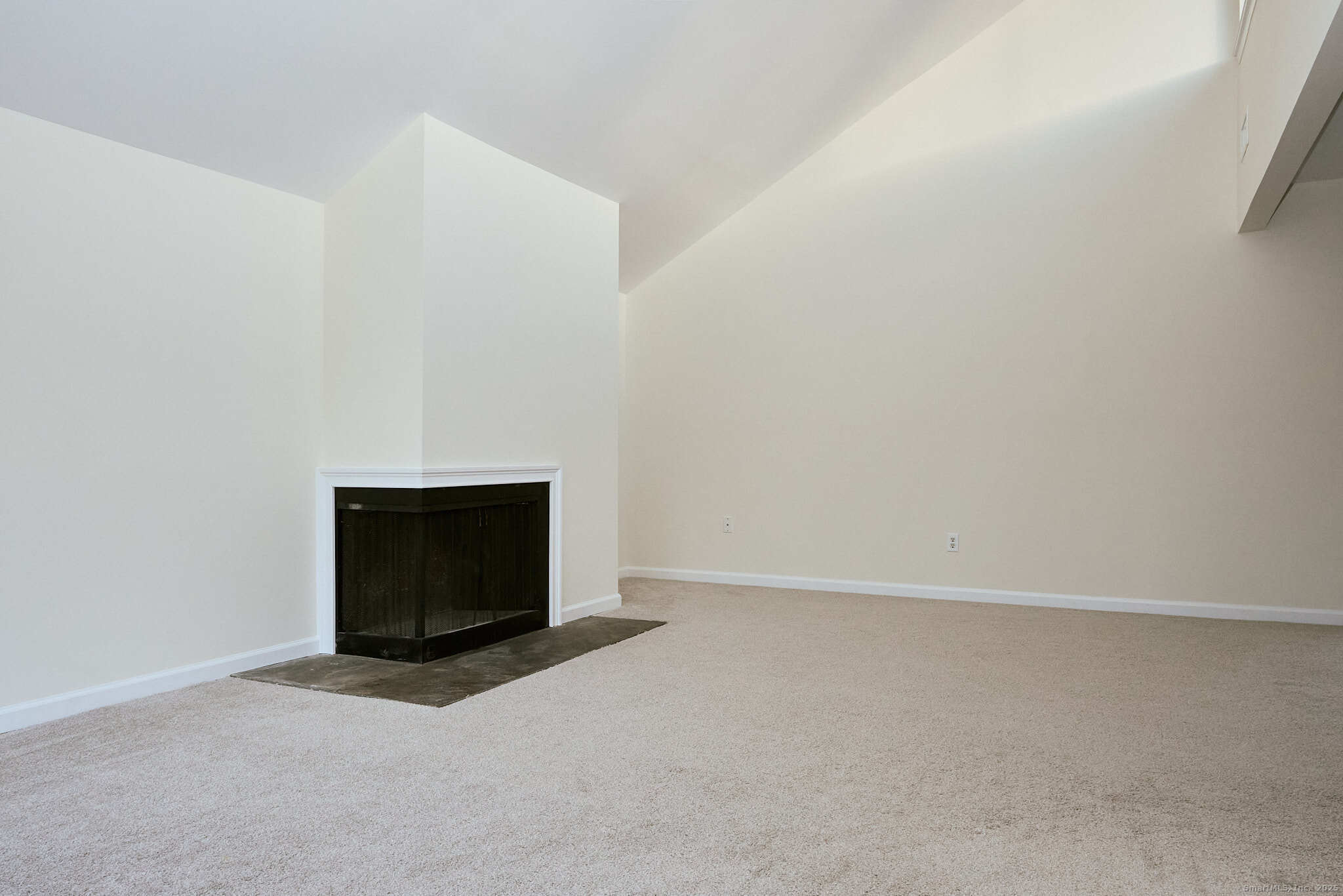 7 Elderberry Lane, Unit 7 Ridgefield, CT 06877 - Photo 2 of 26 a view of an empty room