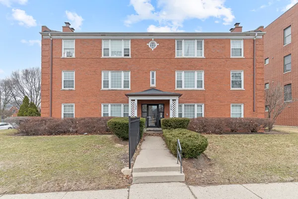 $1,800 | 132 Ridge Avenue, Unit 2, Evanston, IL 60202