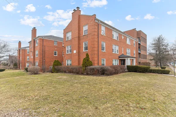 $1,800 | 132 Ridge Avenue, Unit 2, Evanston, IL 60202