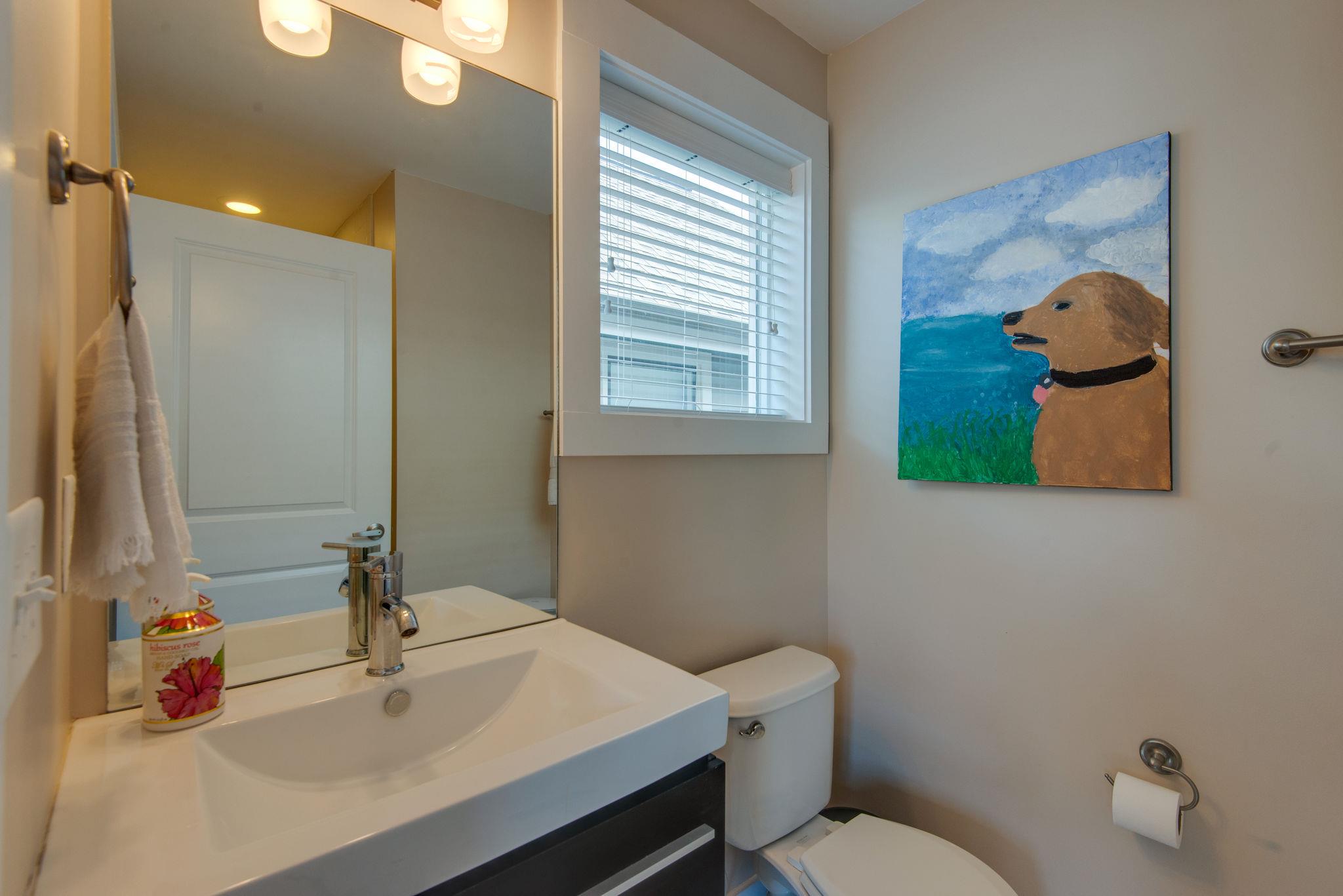205 Copley Lane Nashville, TN 37204 - Photo 11 of 20 a bathroom with a sink toilet and mirror