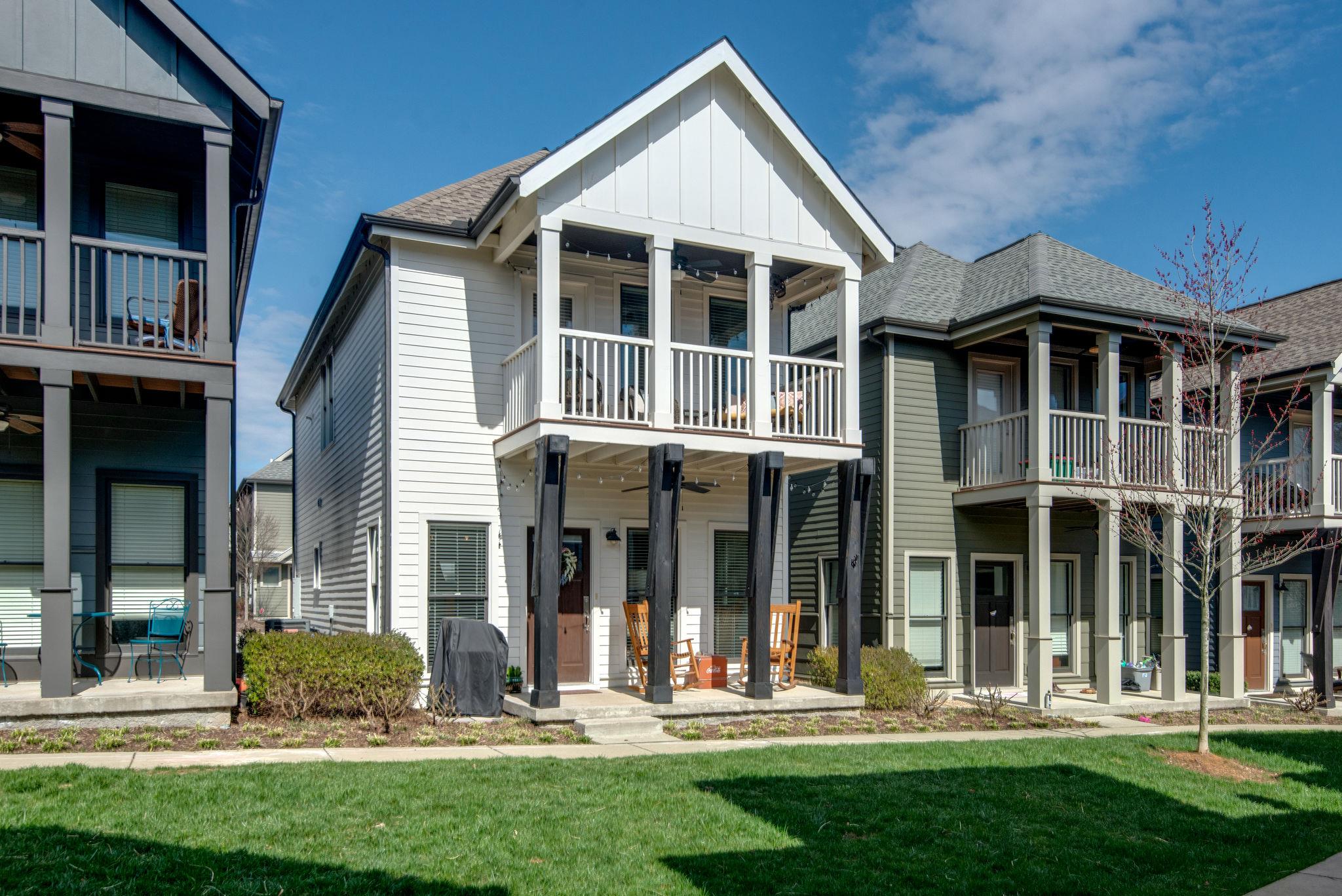 205 Copley Lane Nashville, TN 37204 - Photo 2 of 20 a front view of a house with a yard
