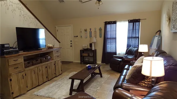$2,995 | 500 MacArthur Street, College Station, TX 77840