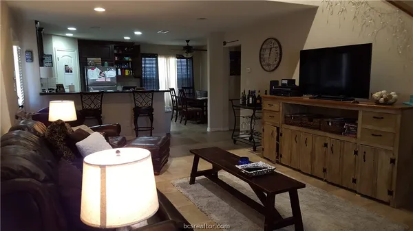 $2,995 | 500 MacArthur Street, College Station, TX 77840