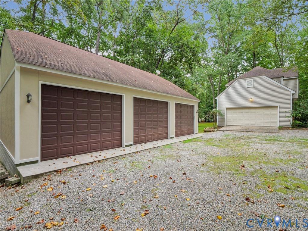 6530 Glebe Point Road Chesterfield, VA 23838 - Photo 4 of 41 a house with a outdoor space