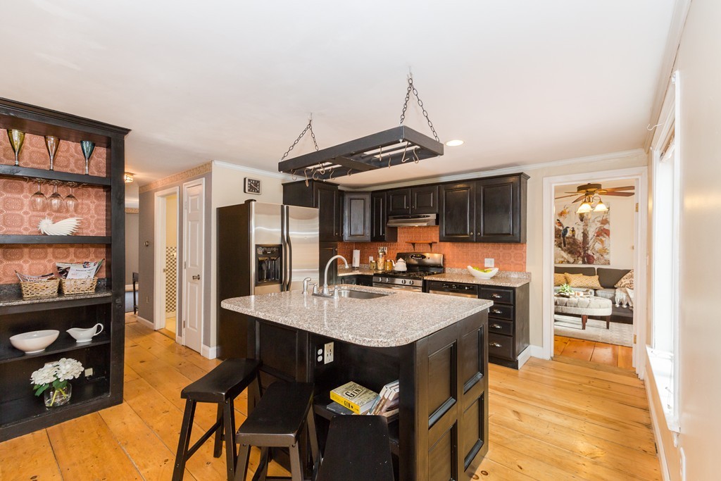 141 Pleasant Valley Road Amesbury, MA 01913 - Photo 14 of 30 Gallery Image 14