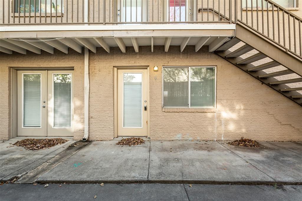 4931 Junius Street, Unit 4 Dallas, TX 75214 - Photo 6 of 31 a front view of a house
