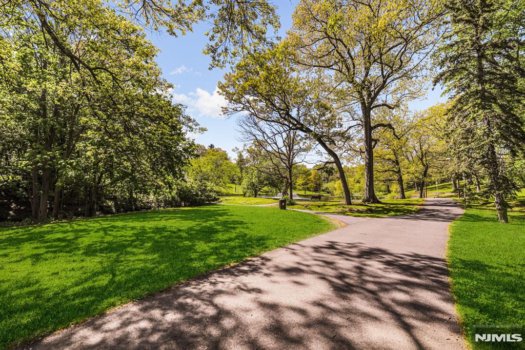95 Yantacaw Brook Road Montclair, NJ 07043 - Photo 40 of 48