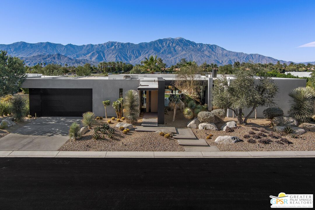 3 Echo Lane Rancho Mirage, CA 92270 - Photo 2 of 58