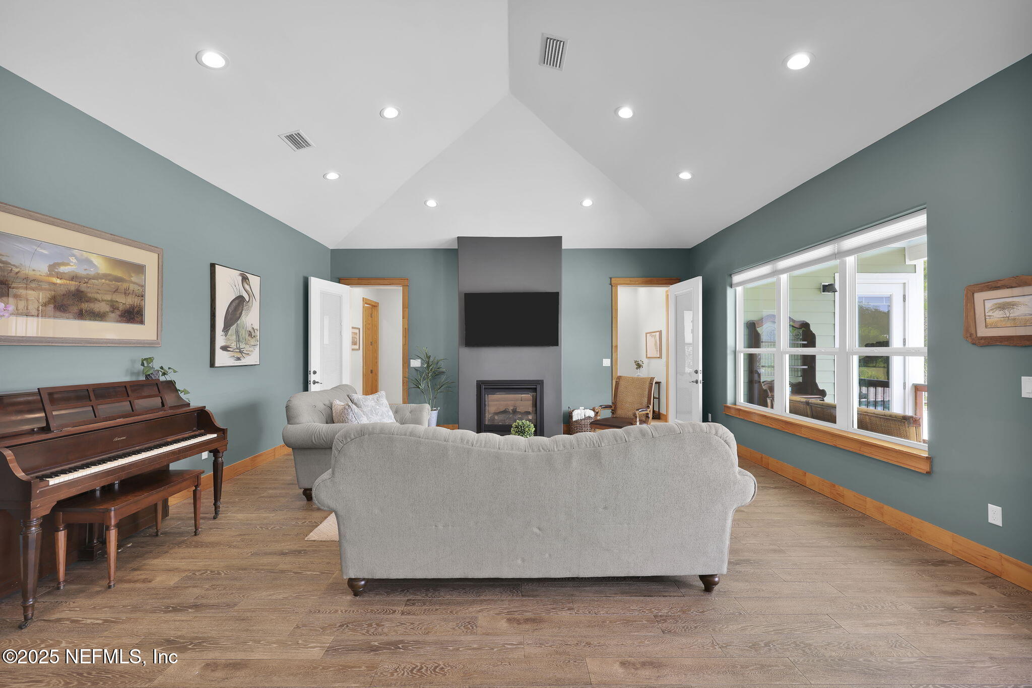 13045 Sawpit Road Jacksonville, FL 32226 - Photo 36 of 88 Living Room Main