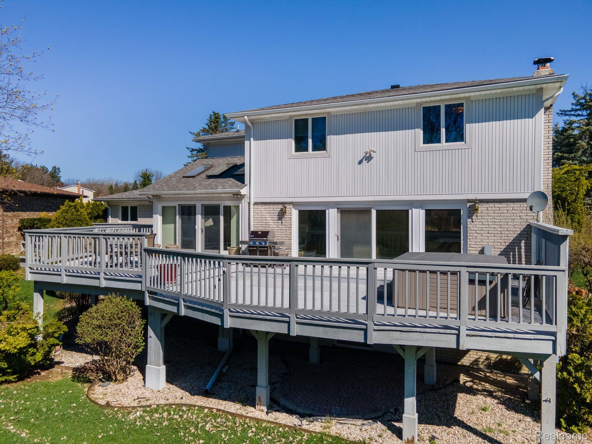918 Langley Road Rochester, MI 48309 - Photo 38 of 43 Gorgeous Wrap-Around Deck