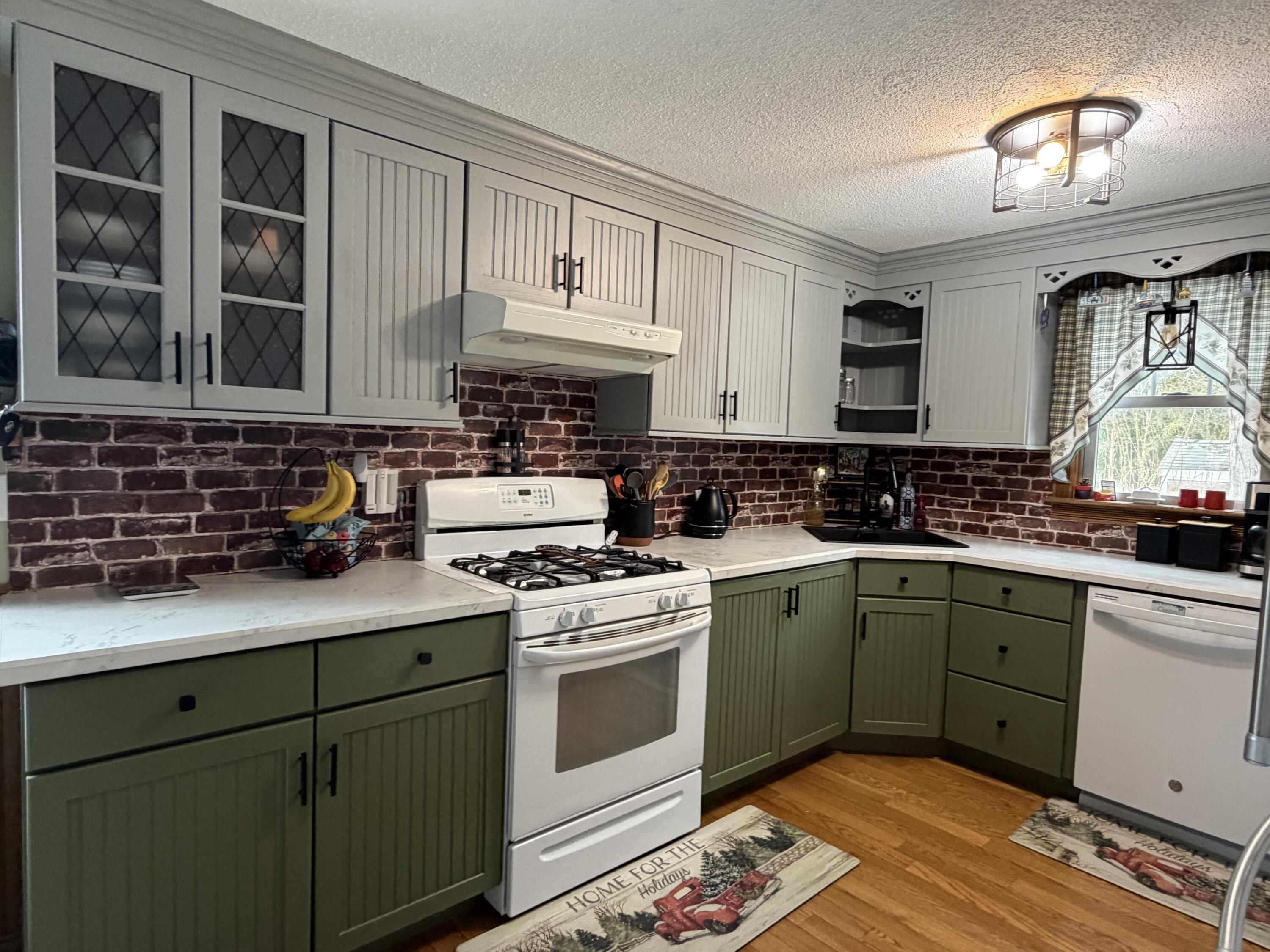 9 Bittersweet Road East Falmouth, MA 02536 - Photo 3 of 24