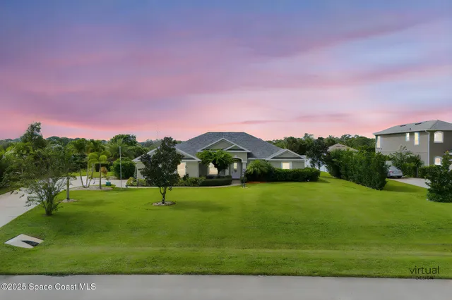 $674,982 | 4009 Gardenwood Circle, Grant, FL 32949