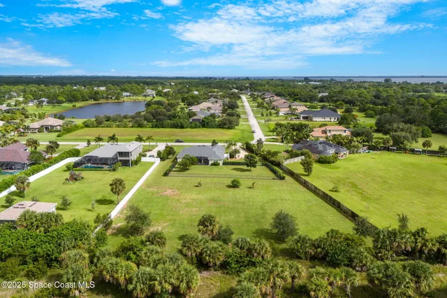 $674,982 | 4009 Gardenwood Circle, Grant, FL 32949