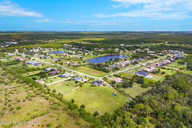 $674,982 | 4009 Gardenwood Circle, Grant, FL 32949