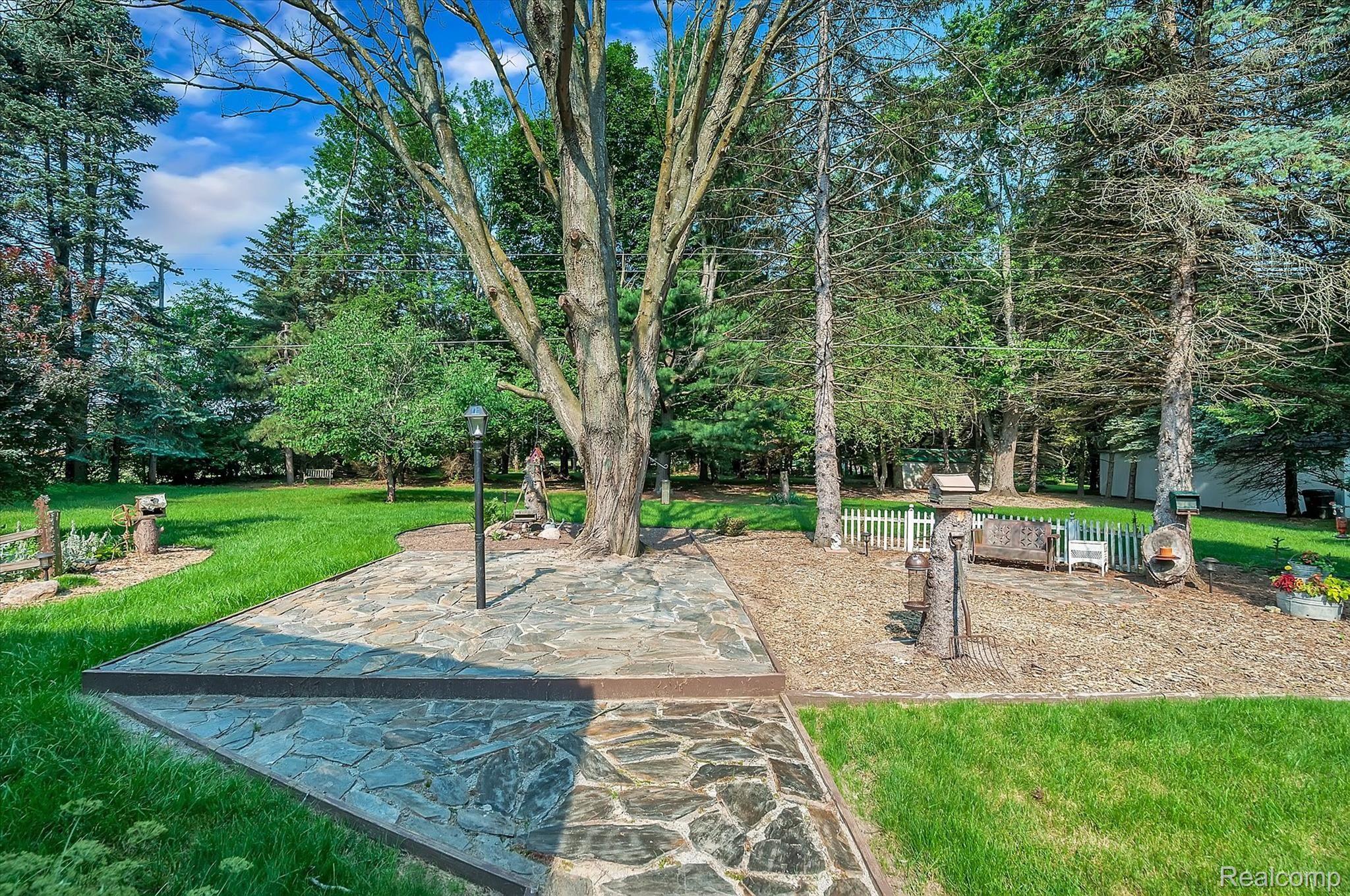 2081 Byron Road Howell, MI 48855 - Photo 33 of 41 37-2081-Byron-Rd-Windowstill-Real-Estate-Photography-39.jpg