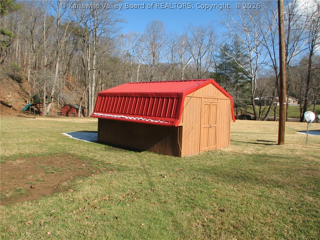 1008 Bills Creek Road Winfield, WV 25213 - Photo 6 of 25 Gallery Image 6