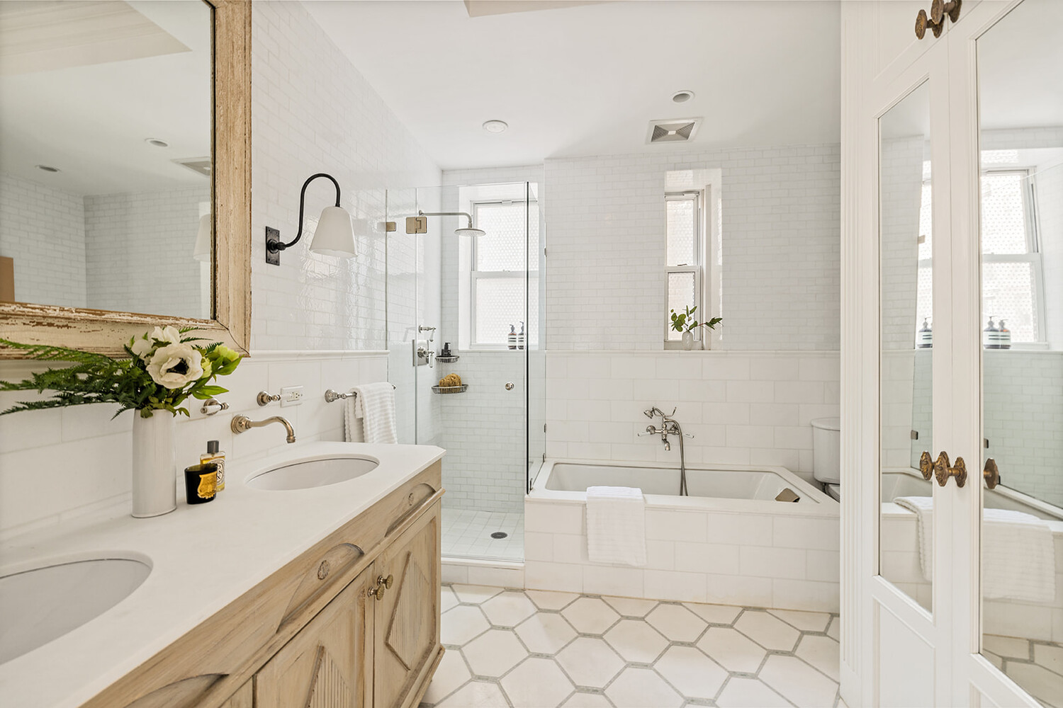 27 East 95th Street, Unit 2W Manhattan, NY 10128 - Photo 8 of 13