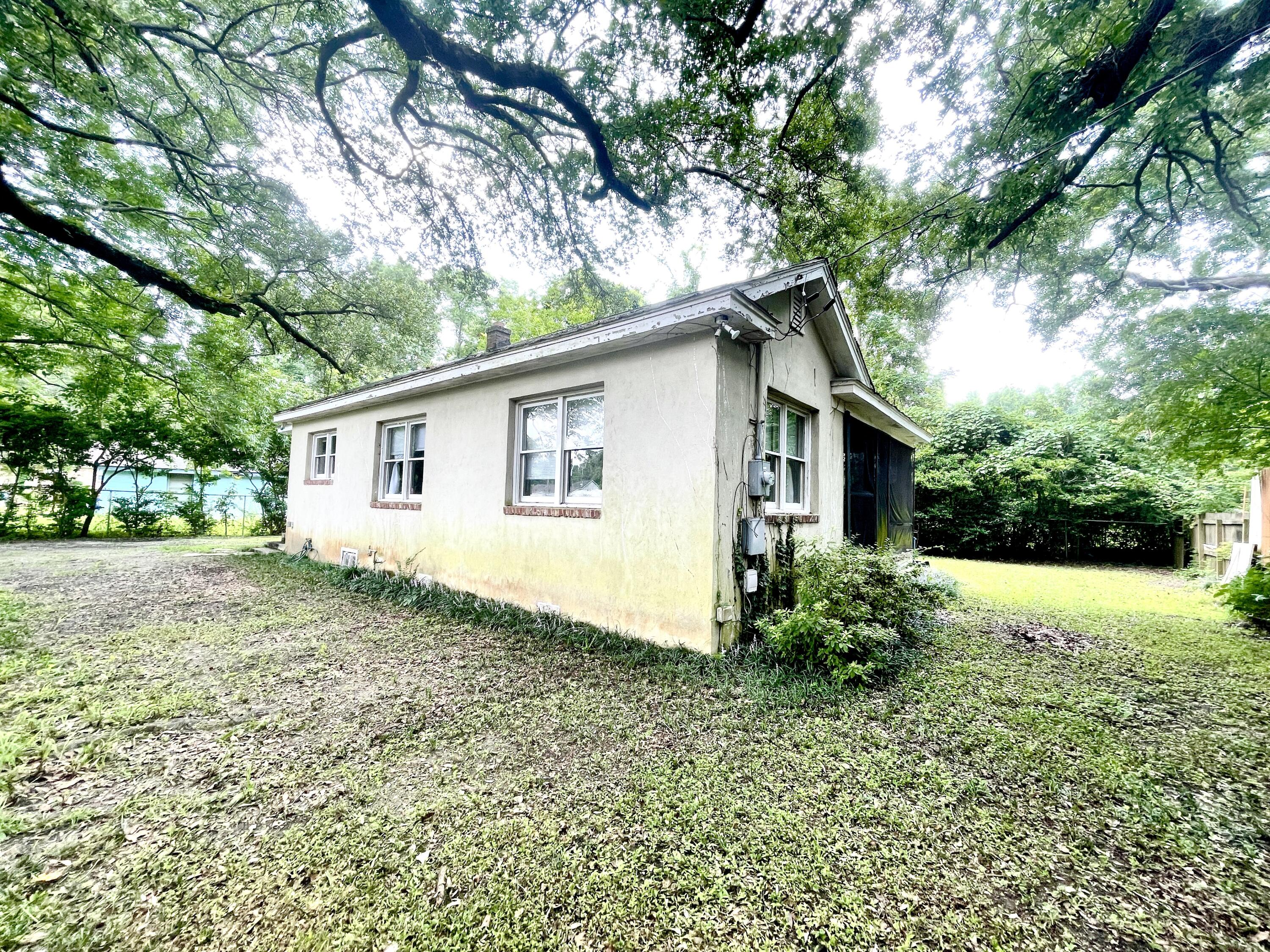 1973 Dawson Road Charleston, SC 29412 - Photo 3 of 14 IMG_2376