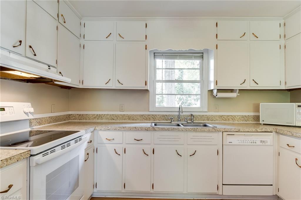3611 Castleton Road Greensboro, NC 27406 - Photo 14 of 30 Gallery Image 14