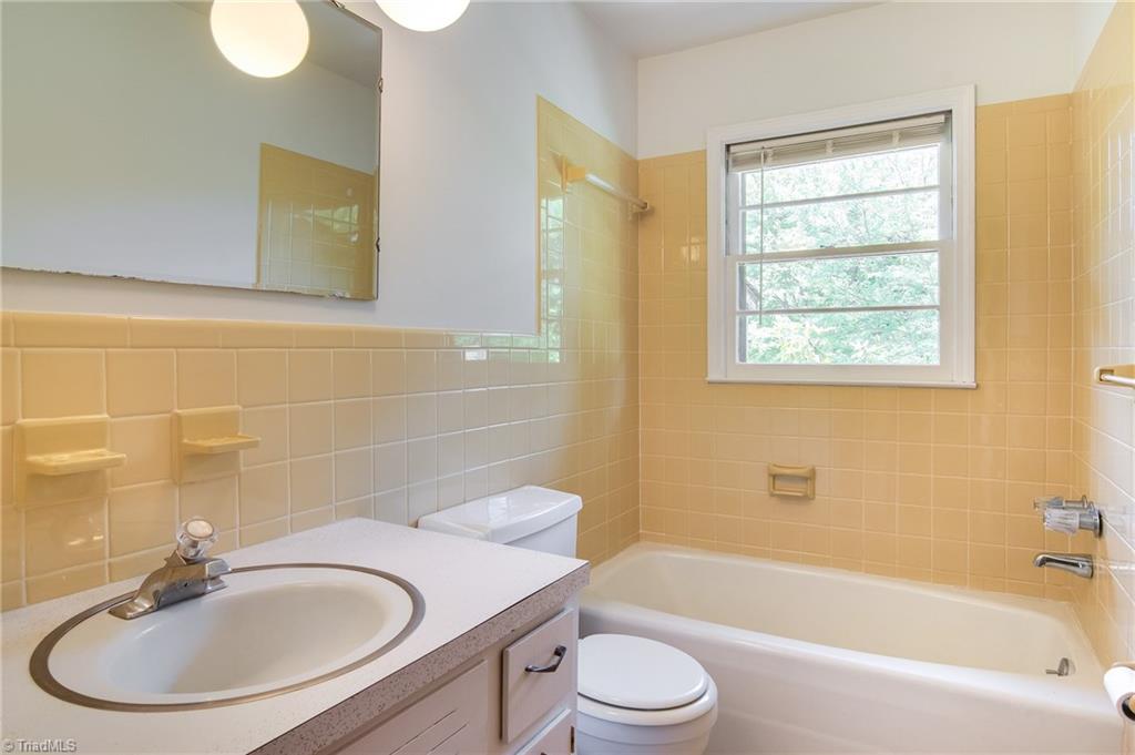 3611 Castleton Road Greensboro, NC 27406 - Photo 17 of 30 Gallery Image 17