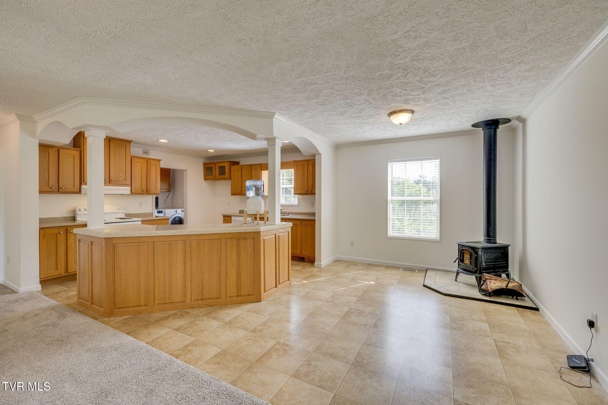 108 Richards Road Rogersville, TN 37857 - Photo 4 of 18 Kitchen / Living