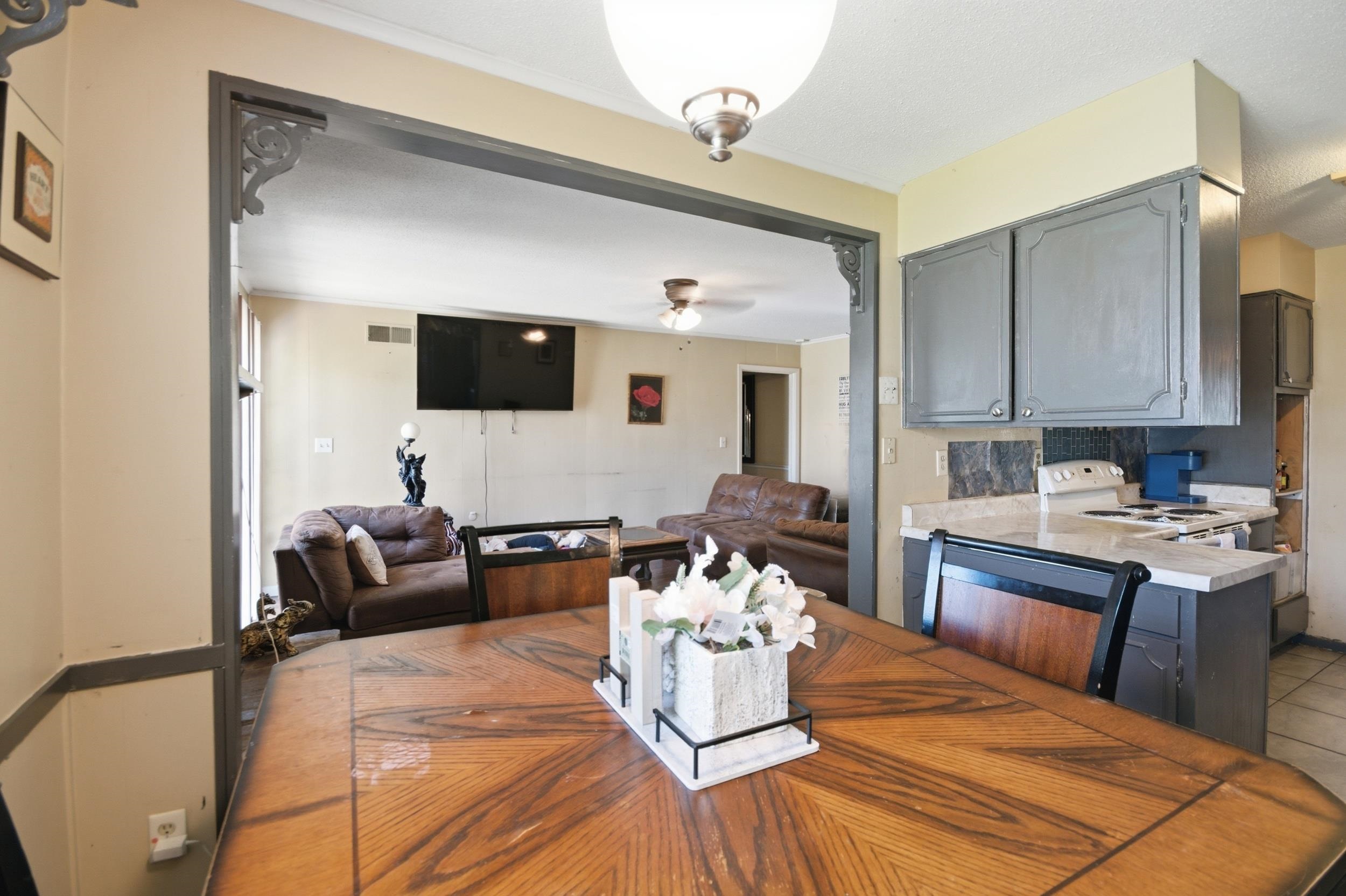 5542 Knight Arnold Road Memphis, TN 38115 - Photo 9 of 17 Dining space with a ceiling fan