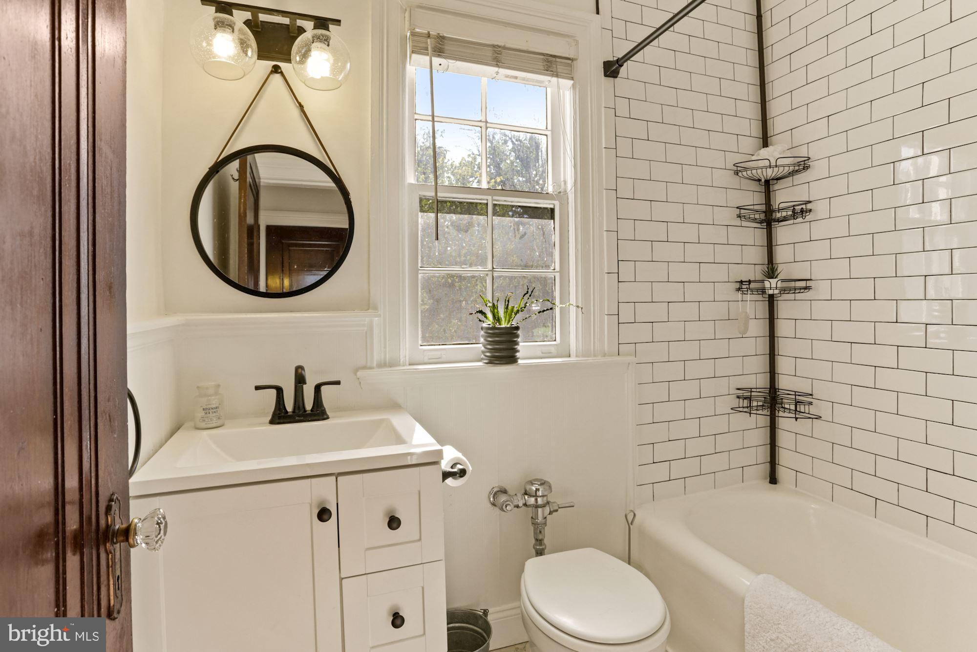 222 Farragut Street Northwest, Unit 204 Washington, DC 20011 - Photo 11 of 12