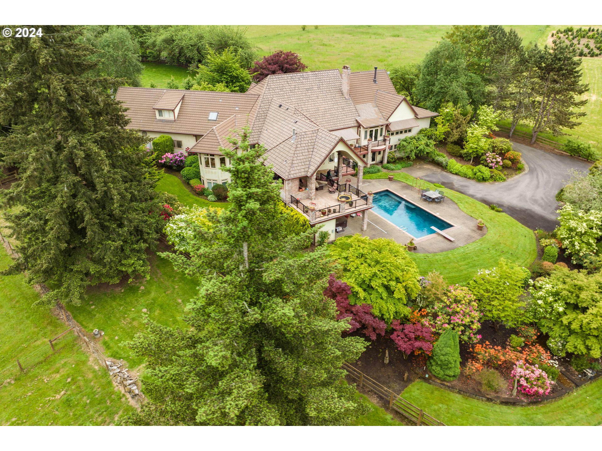 22795 Southwest Ulsky Road West Linn, OR 97068 - Photo 4 of 48 Gallery Image 4