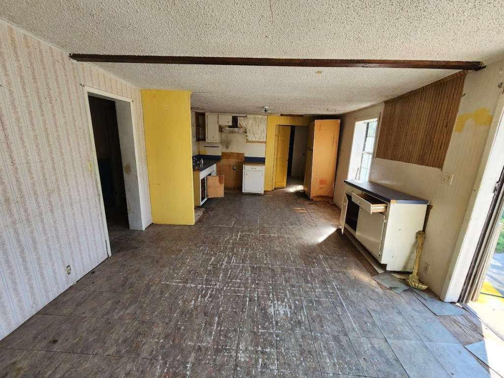 124 County Road 466 Alice, TX 78332 - Photo 9 of 11