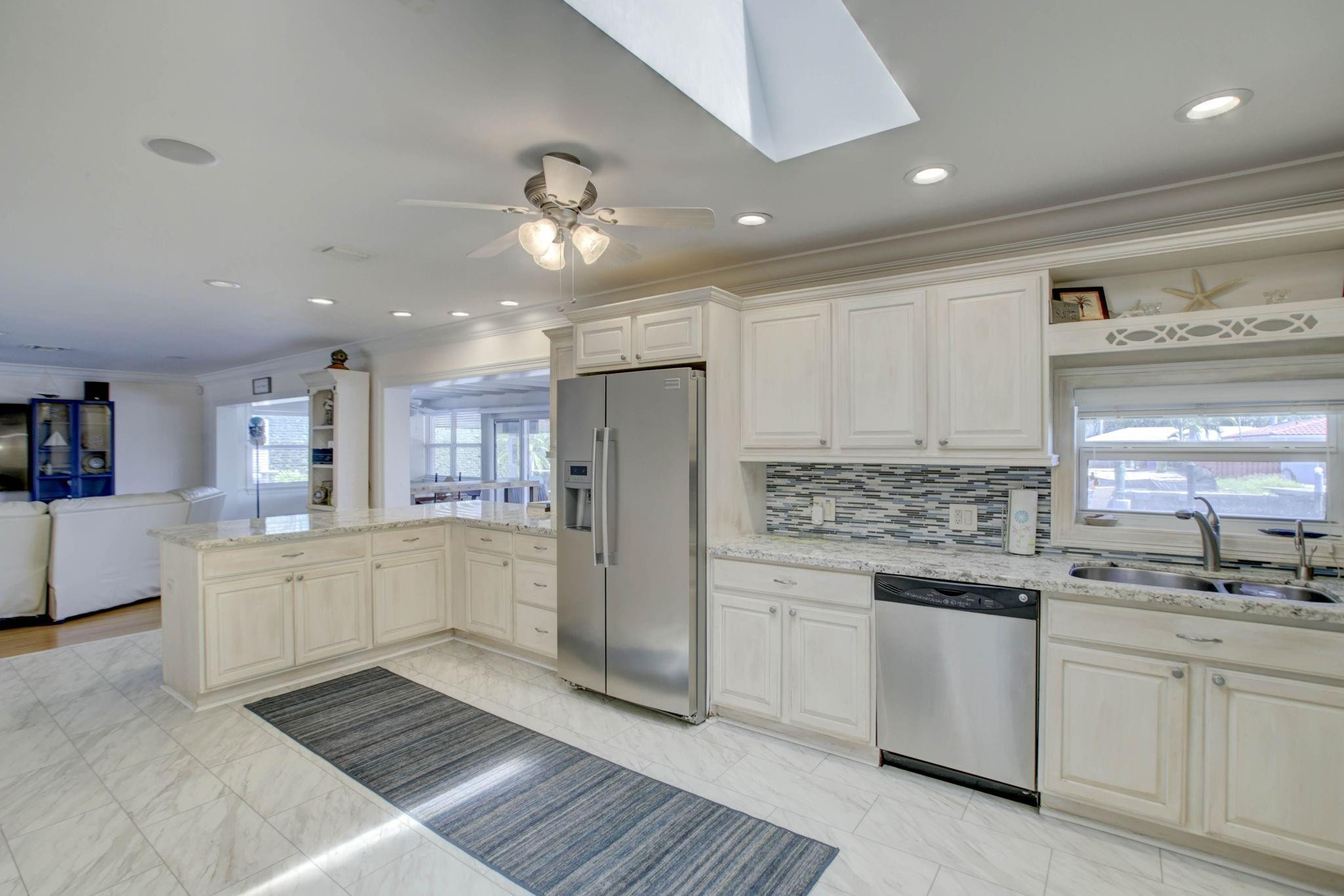 1920 Waters Edge Pompano Beach, FL 33062 - Photo 11 of 47 Photo 11