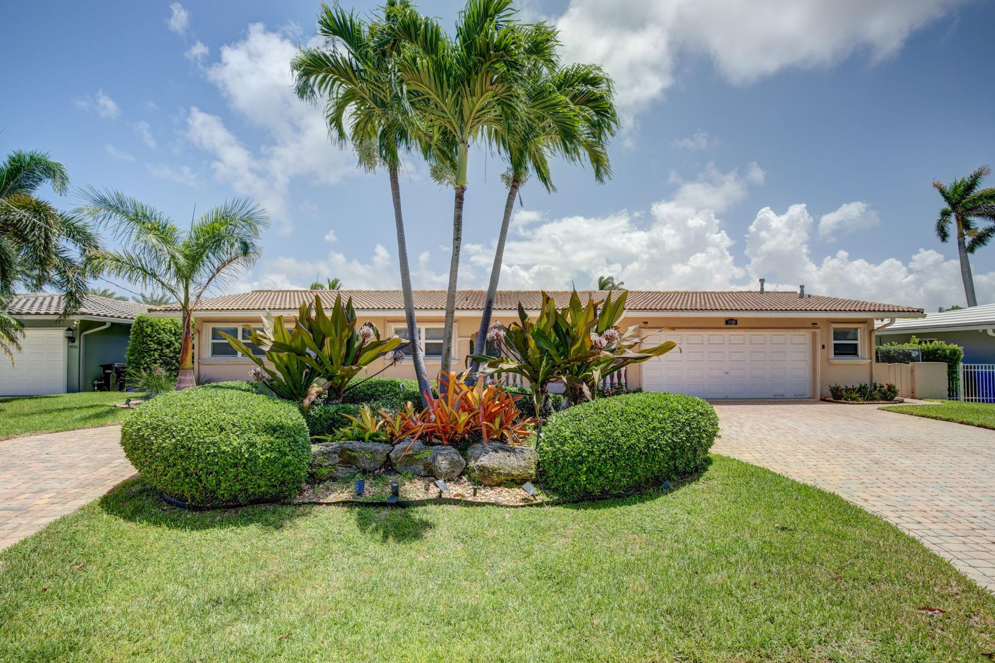 1920 Waters Edge Pompano Beach, FL 33062 - Photo 2 of 47 Photo 2