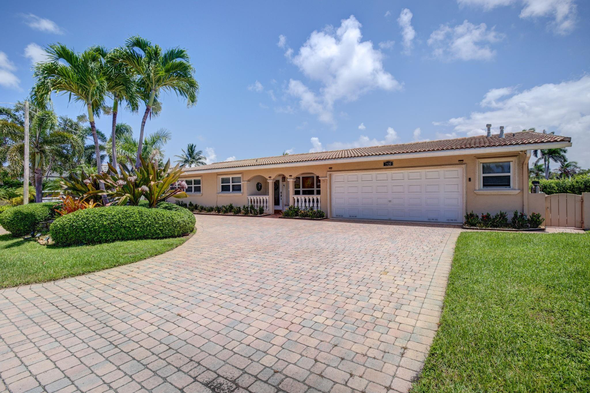 1920 Waters Edge Pompano Beach, FL 33062 - Photo 3 of 47 Photo 3